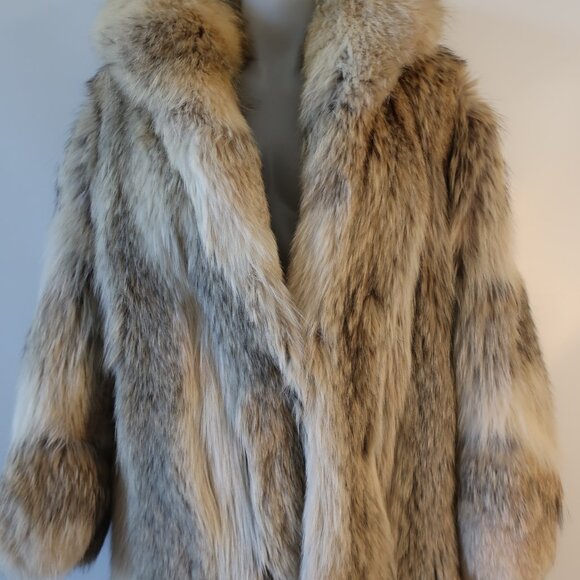 Womens Saks Fifth Avenue White Beige Full Length Coyote Fur Coat XL - Picture 5 of 16